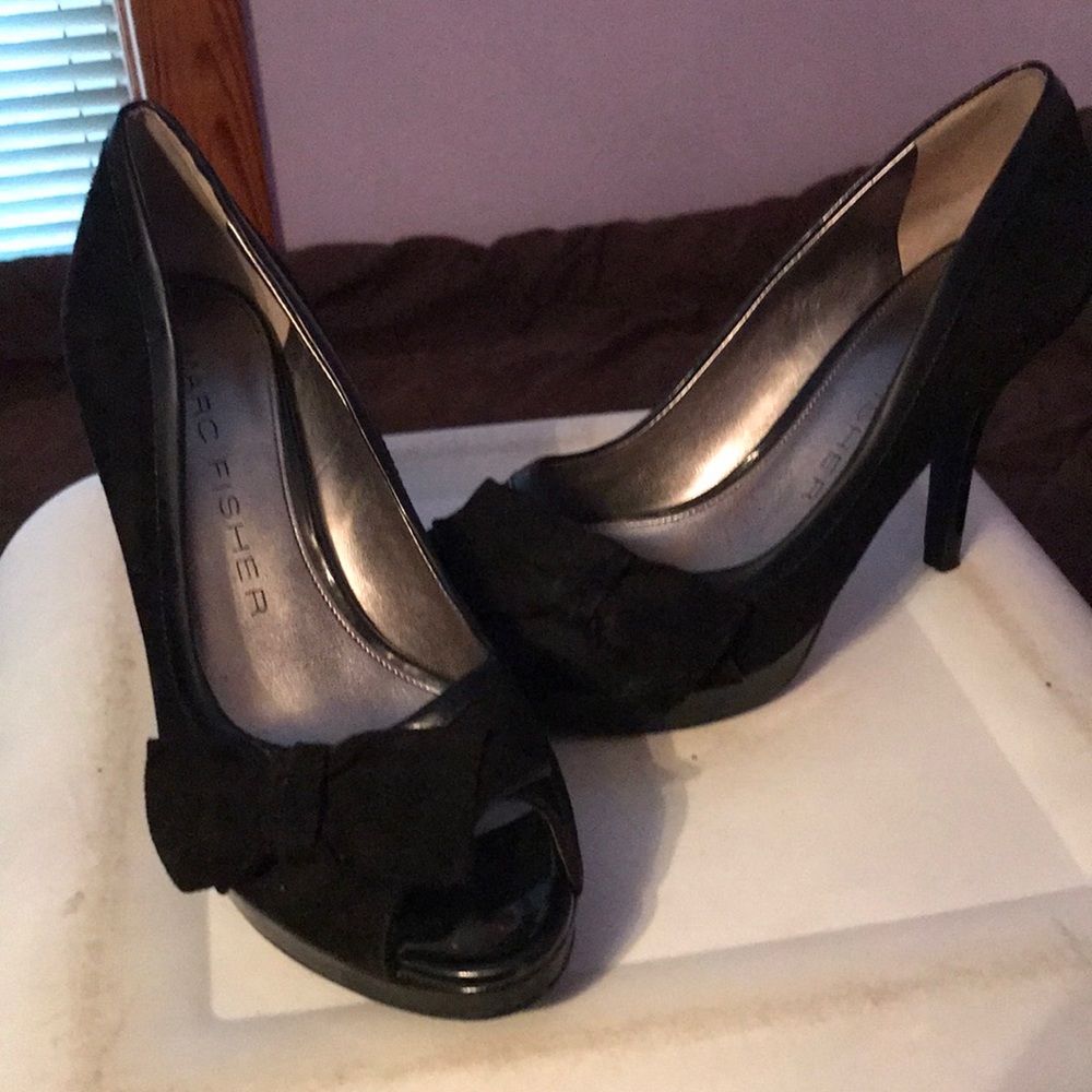 Size 7, slightly worn